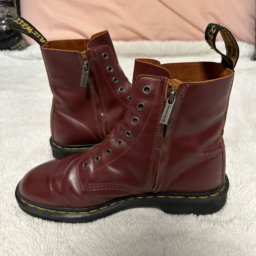 Dr Martens 1460 LACELESS Red Vintage Smooth